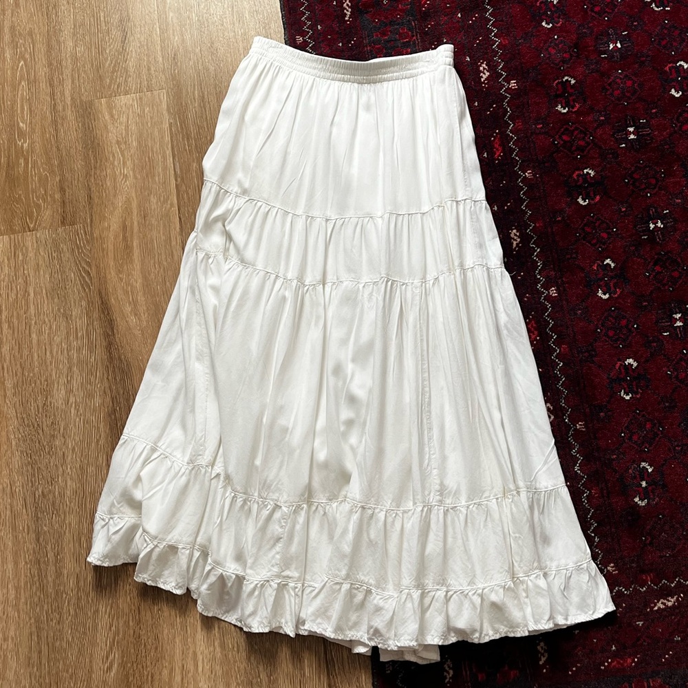 White maxi skirt